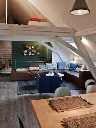 Strasbourg Entre Hypercentre Et Verdure